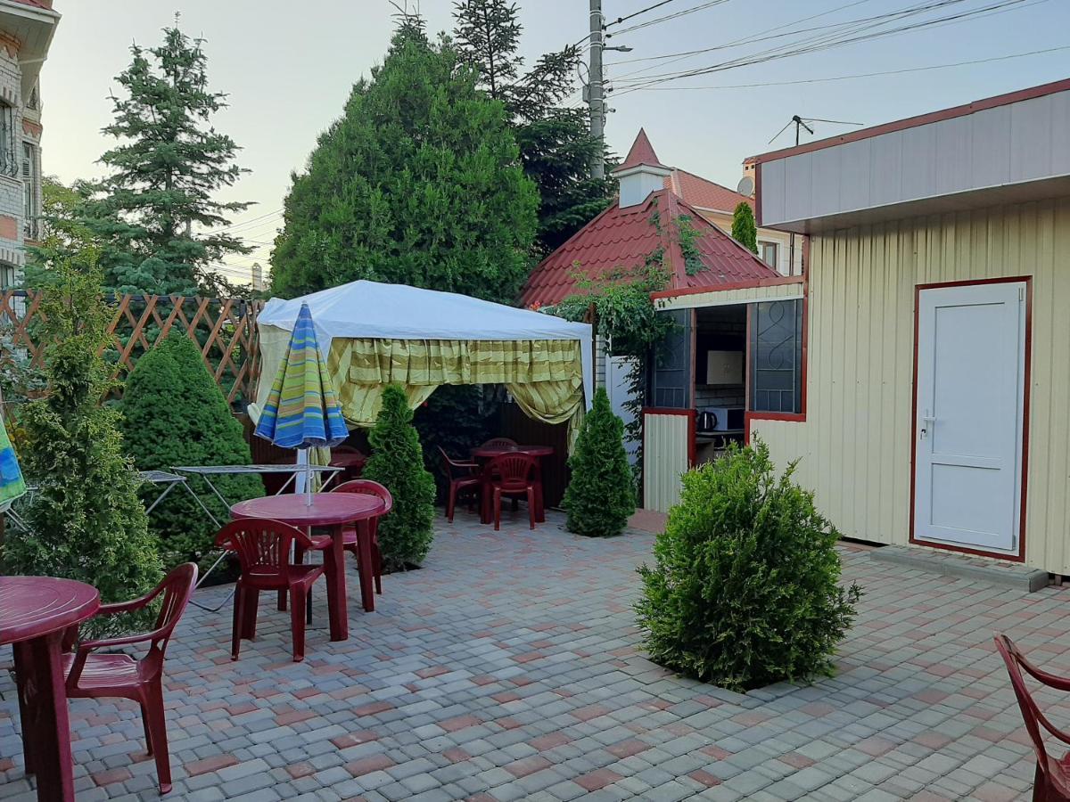 Mini Hotel Уютный Дворик Odessa Extérieur photo