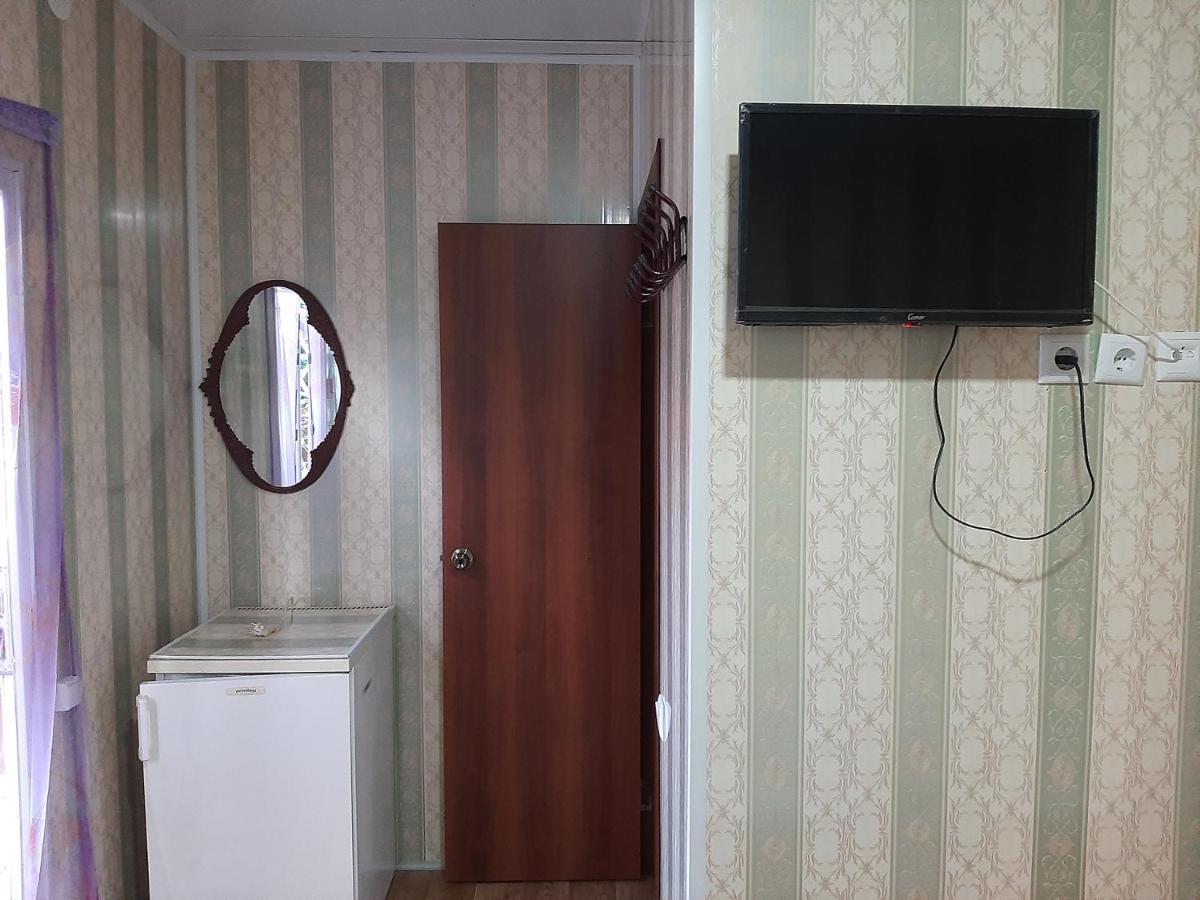 Mini Hotel Уютный Дворик Odessa Extérieur photo