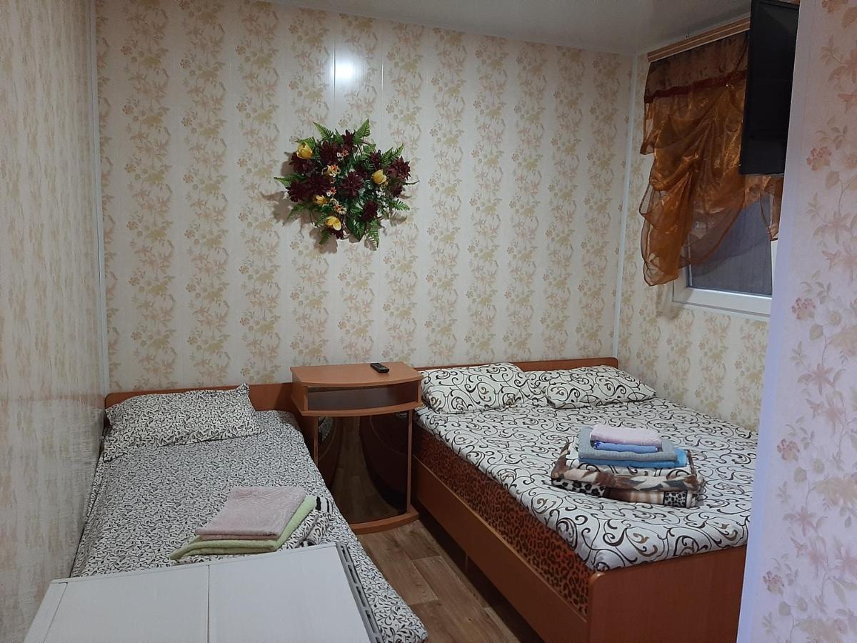 Mini Hotel Уютный Дворик Odessa Extérieur photo