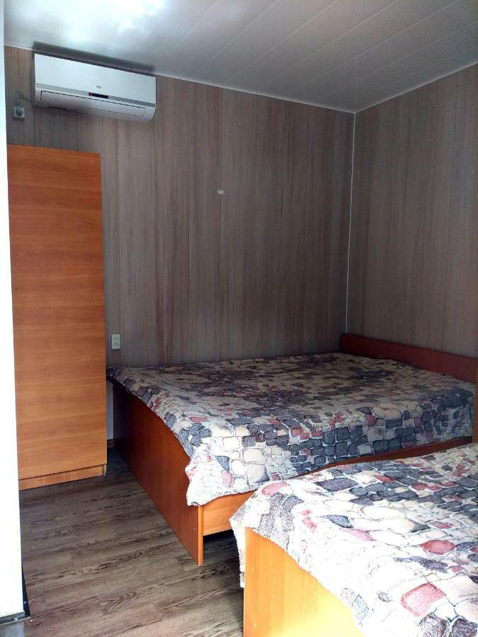 Mini Hotel Уютный Дворик Odessa Extérieur photo