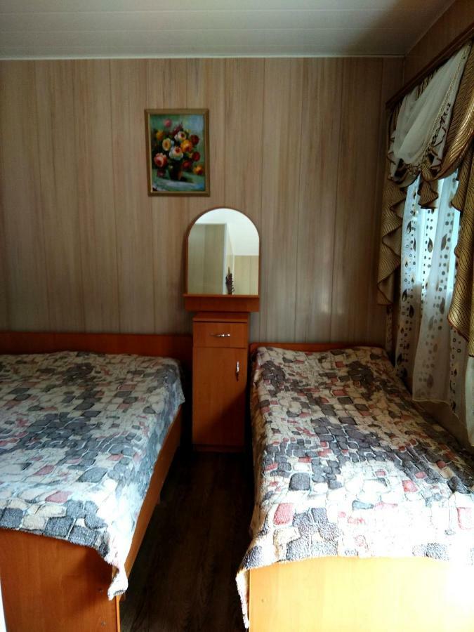 Mini Hotel Уютный Дворик Odessa Extérieur photo