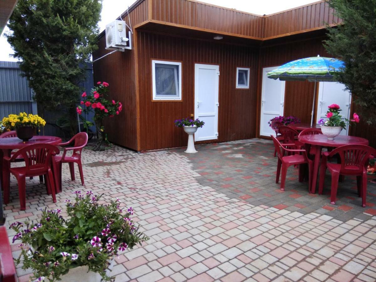 Mini Hotel Уютный Дворик Odessa Extérieur photo